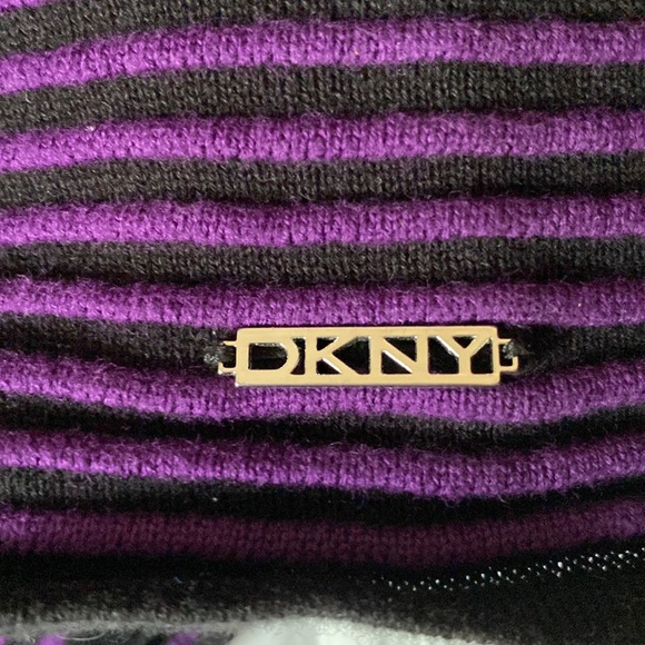 Super cute DKNY cropped sweater size M. Black and purple horizontal stripes. - Picture 3 of 6